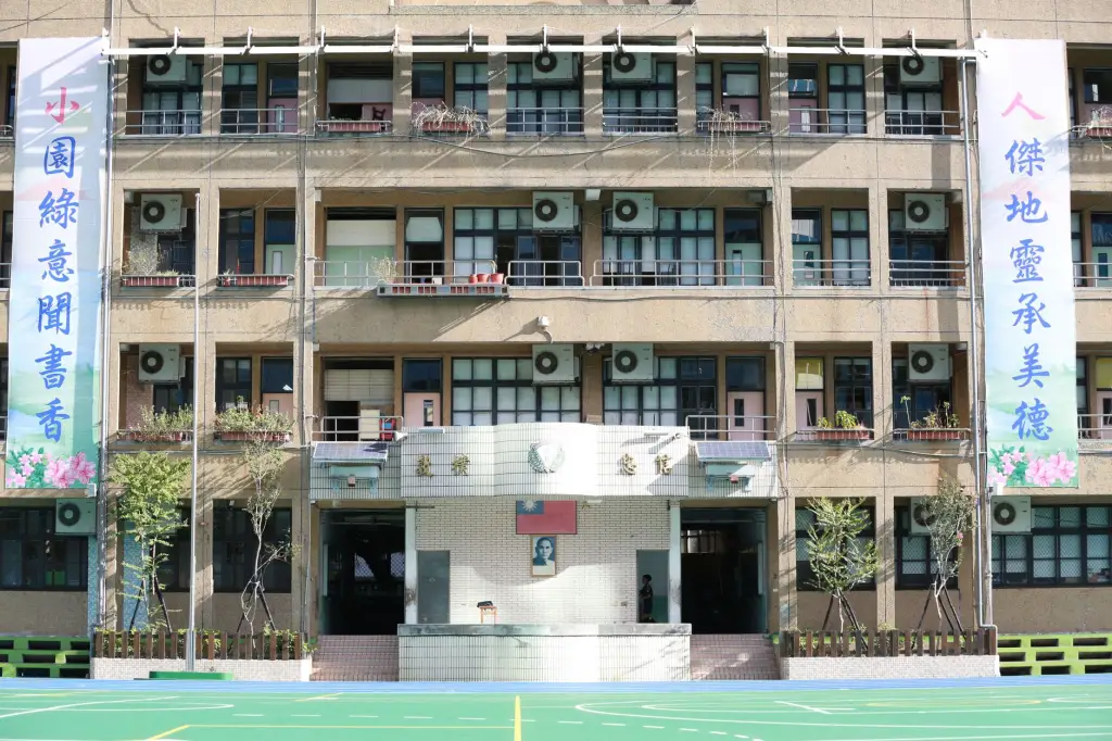 建筑采暖系统中暖气片与通风管道的配套选型要点解析正文配图 1