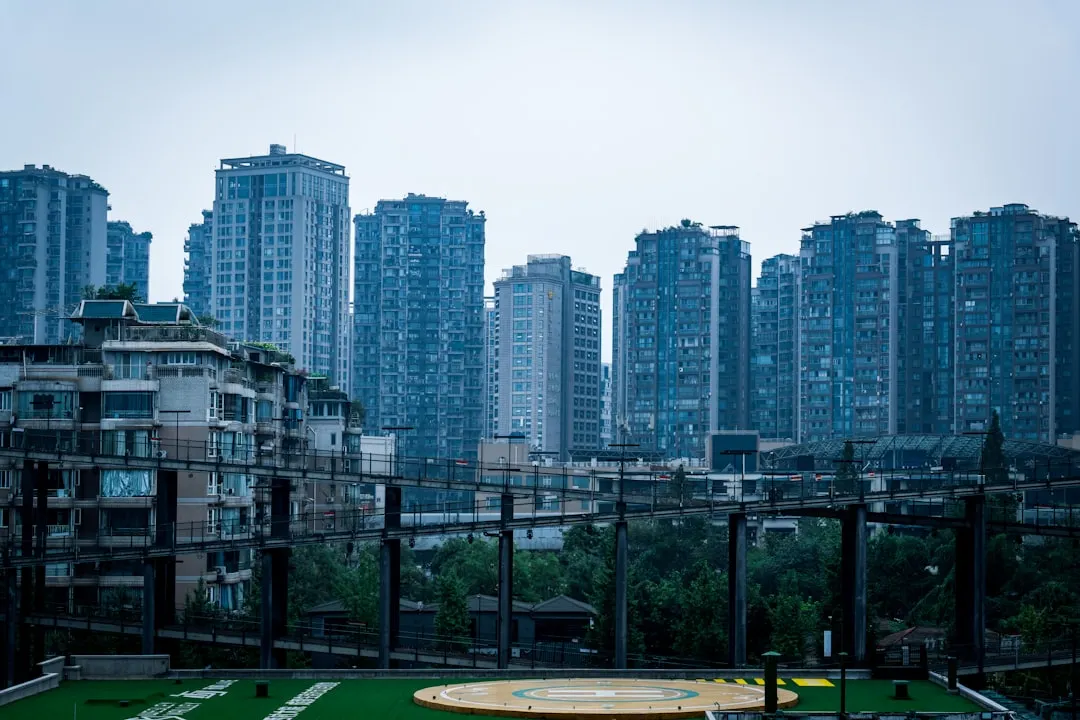 通风管道材质对比分析：镀锌钢板与不锈钢风管的应用场景